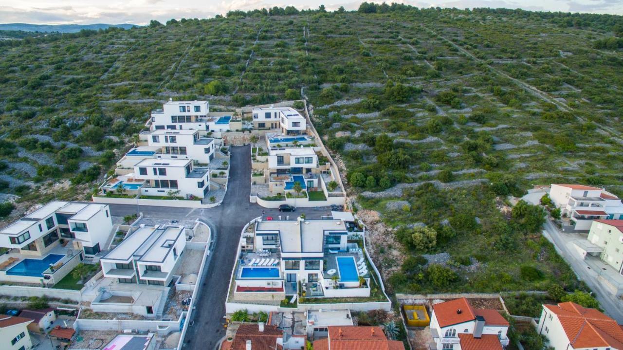 Holiday Home Olive Exclusive - 8 People, Heated Pool, Okrug Gornji, Sea View Trogir Buitenkant foto