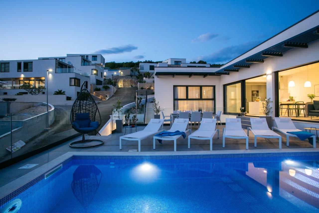 Holiday Home Olive Exclusive - 8 People, Heated Pool, Okrug Gornji, Sea View Trogir Buitenkant foto