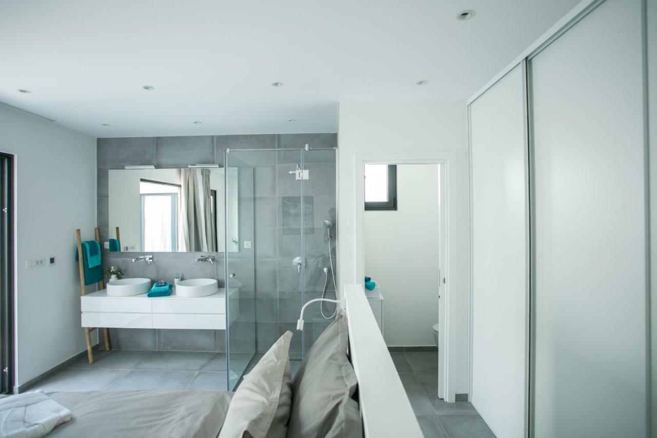 Holiday Home Olive Exclusive - 8 People, Heated Pool, Okrug Gornji, Sea View Trogir Buitenkant foto