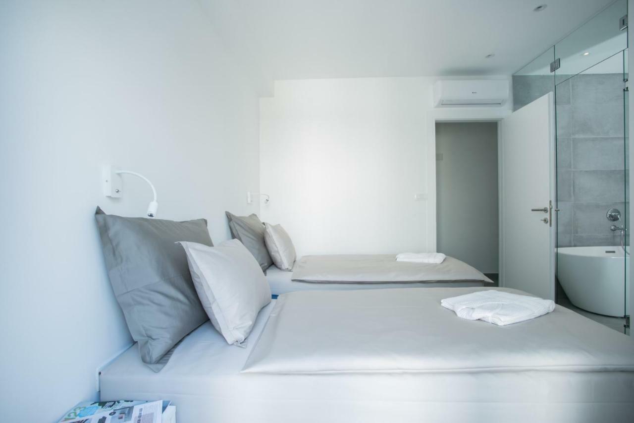 Holiday Home Olive Exclusive - 8 People, Heated Pool, Okrug Gornji, Sea View Trogir Buitenkant foto