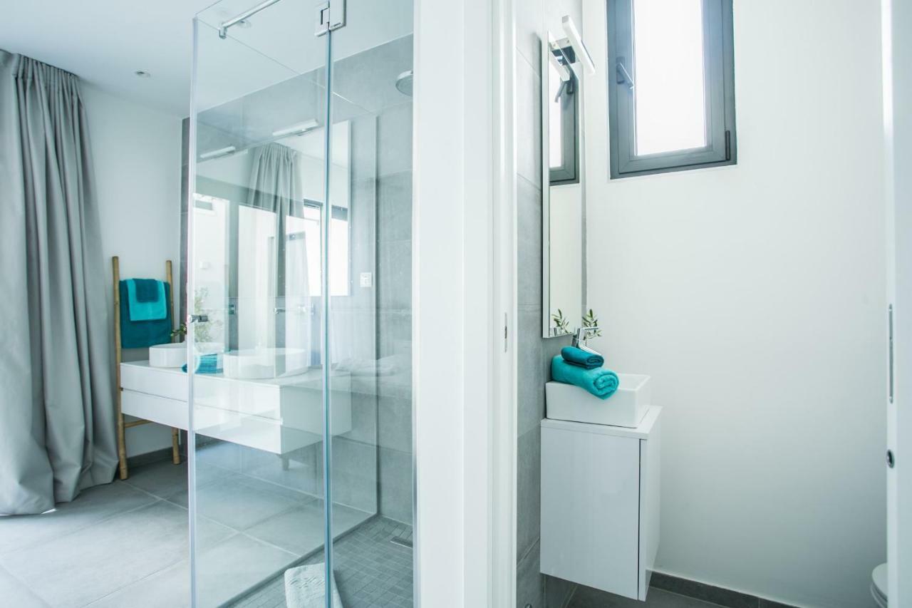 Holiday Home Olive Exclusive - 8 People, Heated Pool, Okrug Gornji, Sea View Trogir Buitenkant foto