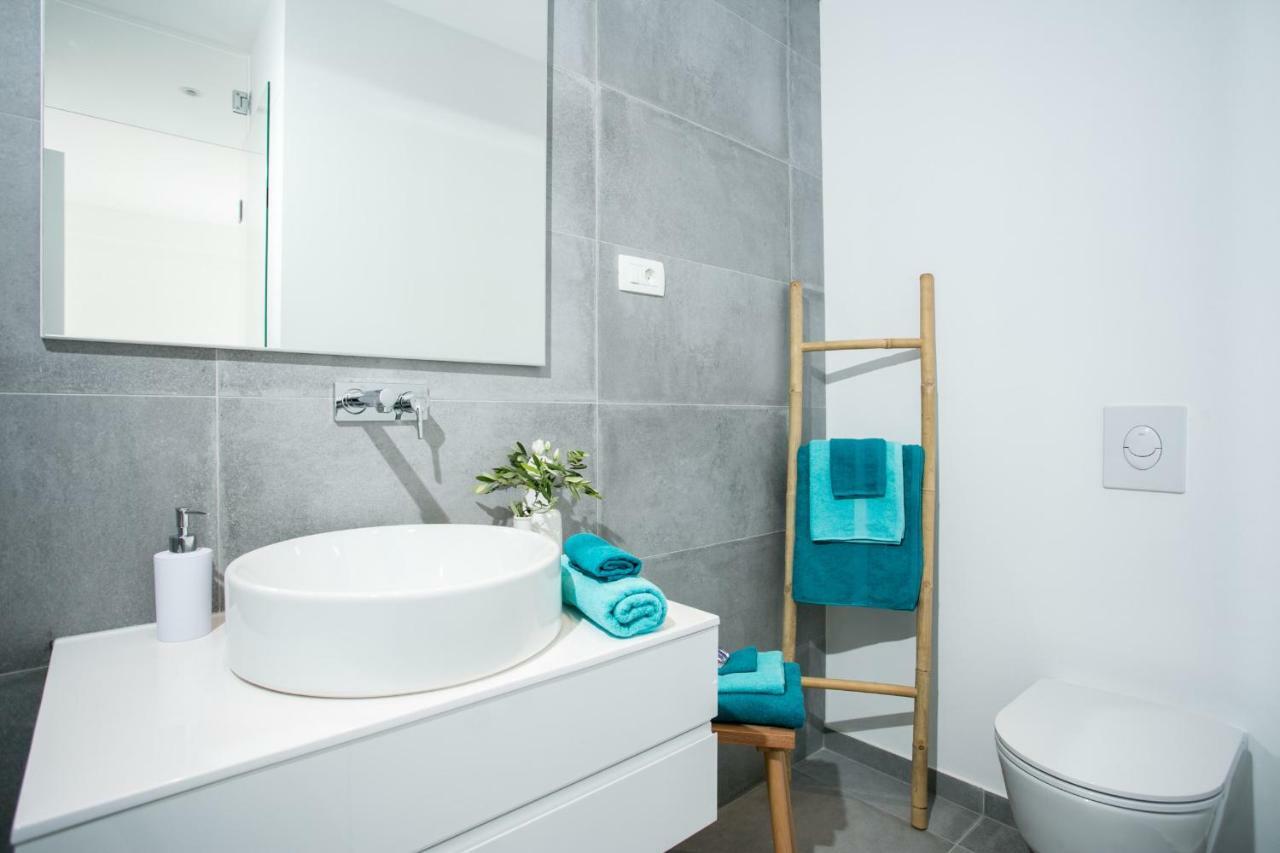 Holiday Home Olive Exclusive - 8 People, Heated Pool, Okrug Gornji, Sea View Trogir Buitenkant foto