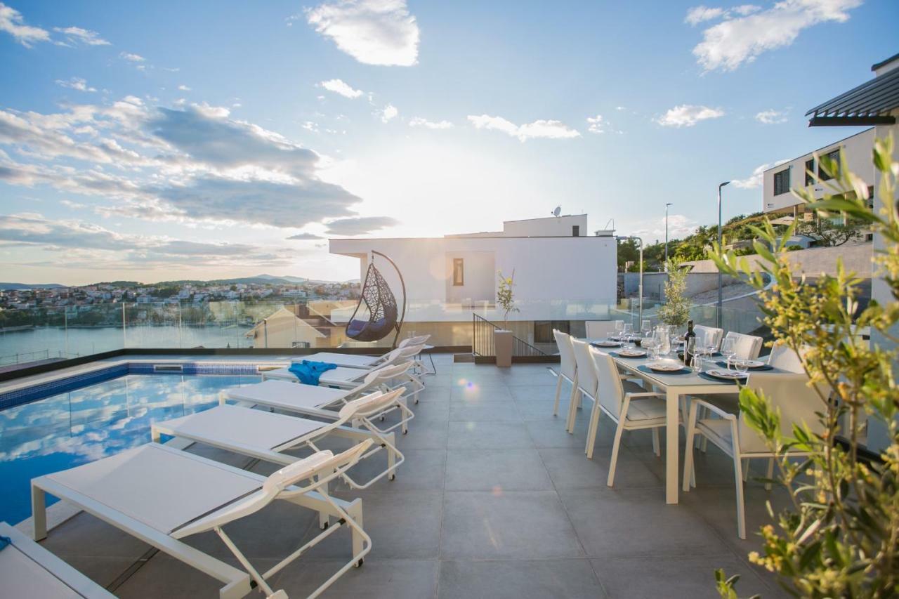 Holiday Home Olive Exclusive - 8 People, Heated Pool, Okrug Gornji, Sea View Trogir Buitenkant foto
