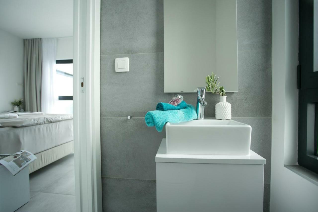 Holiday Home Olive Exclusive - 8 People, Heated Pool, Okrug Gornji, Sea View Trogir Buitenkant foto