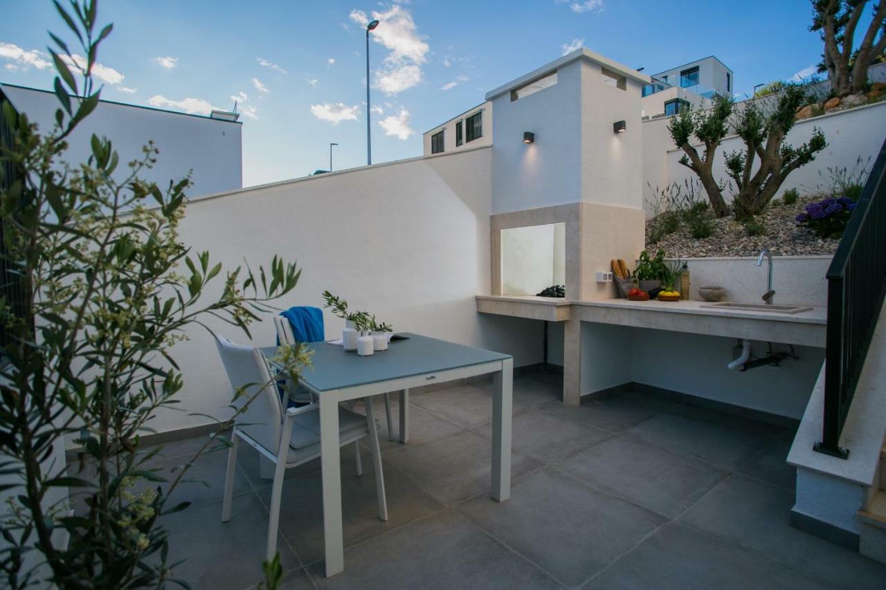 Holiday Home Olive Exclusive - 8 People, Heated Pool, Okrug Gornji, Sea View Trogir Buitenkant foto