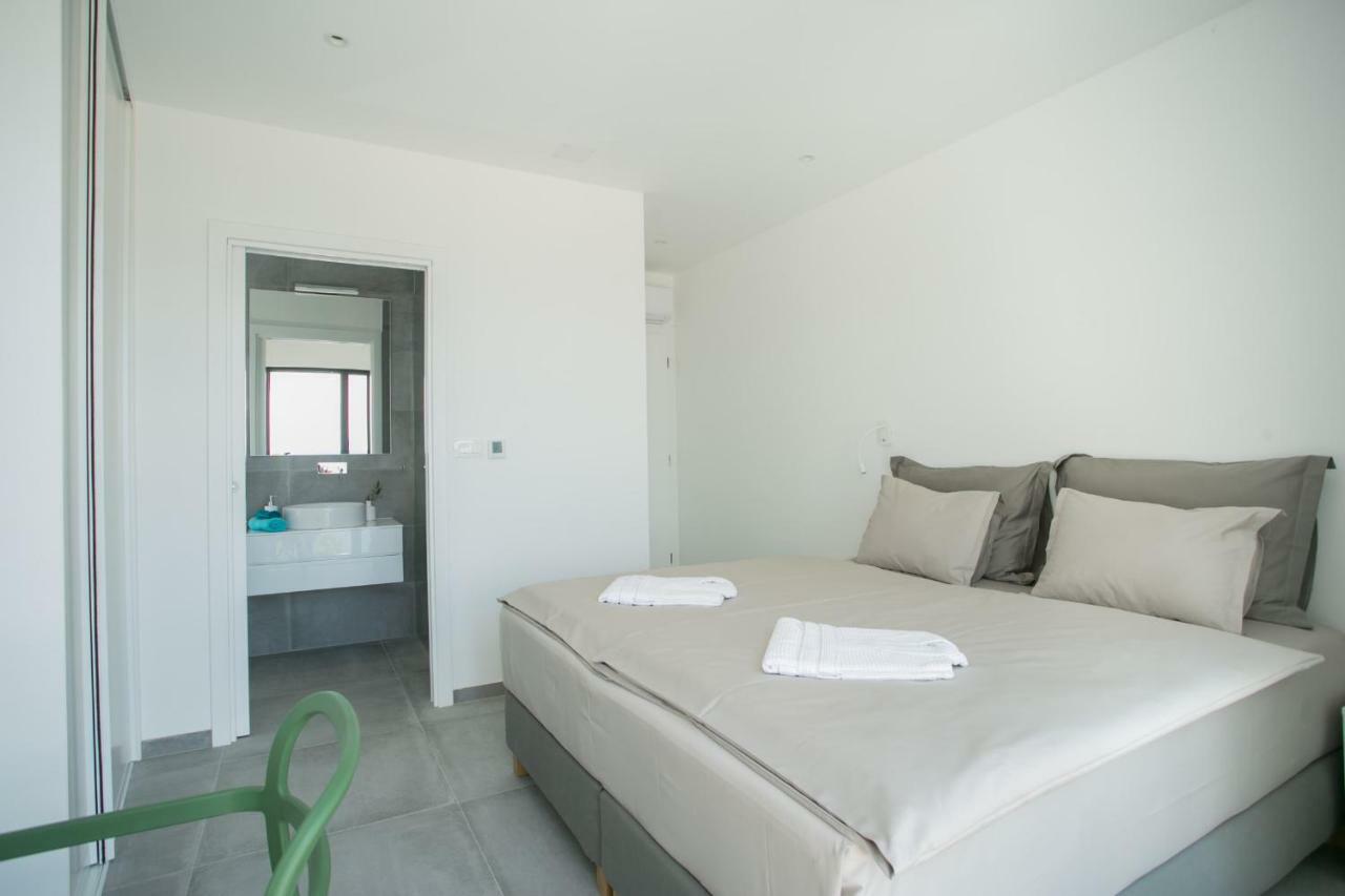 Holiday Home Olive Exclusive - 8 People, Heated Pool, Okrug Gornji, Sea View Trogir Buitenkant foto