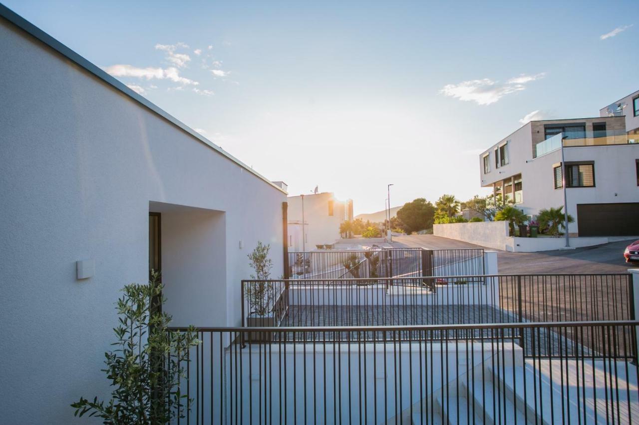 Holiday Home Olive Exclusive - 8 People, Heated Pool, Okrug Gornji, Sea View Trogir Buitenkant foto
