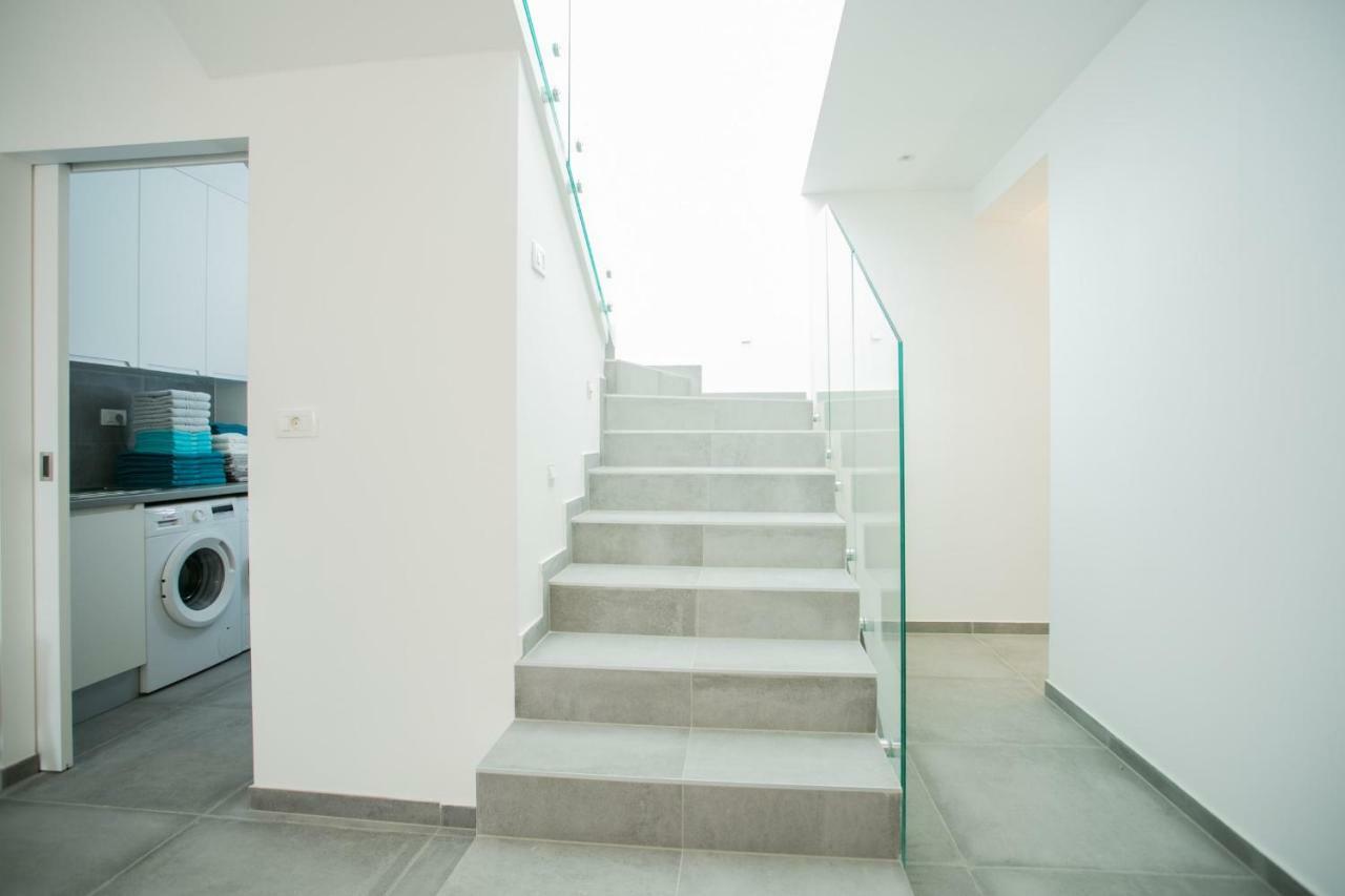 Holiday Home Olive Exclusive - 8 People, Heated Pool, Okrug Gornji, Sea View Trogir Buitenkant foto