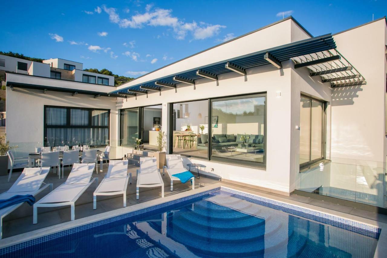 Holiday Home Olive Exclusive - 8 People, Heated Pool, Okrug Gornji, Sea View Trogir Buitenkant foto